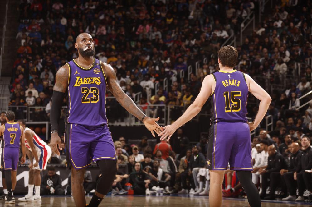 品尝当地葡 品尝当地葡